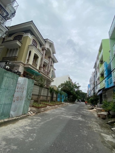 Bán nhà 3 tầng tại Đường 76, Phường 10, Quận 6, Hồ Chí Minh